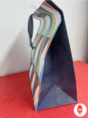 บูติคโบว์ ถุงบรรจุของขวัญ Candy Luxury Paper Bag Die Cut Handle